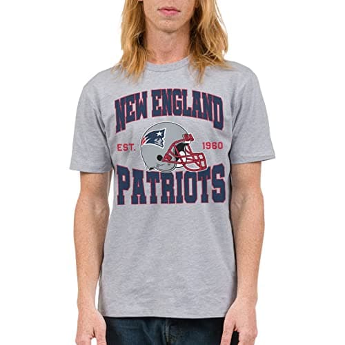 New England Patriots Helmet Fan T-Shirt